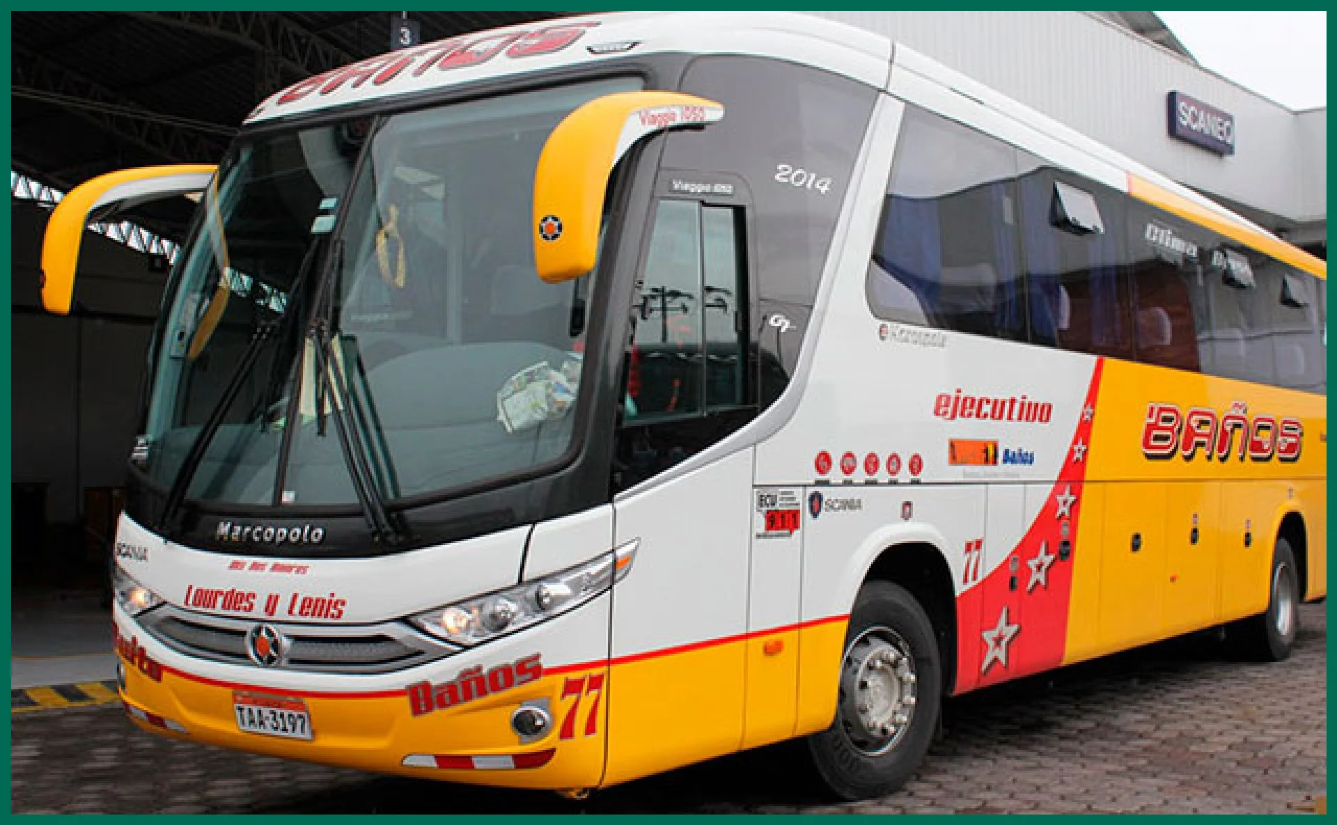 Opciones de transporte: bus, vuelo o tour con transporte incluido