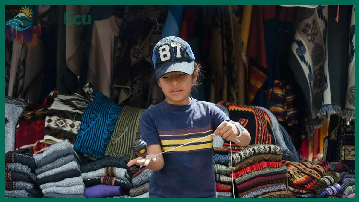 Ponchos, chales y bufandas de lana, algodón y alpaca en los pueblos de la Sierra